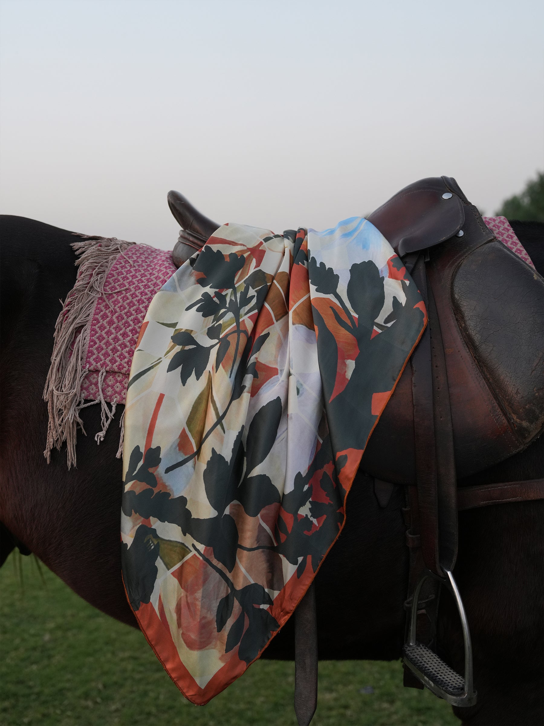 SCARF - UNTAMED FLORALS