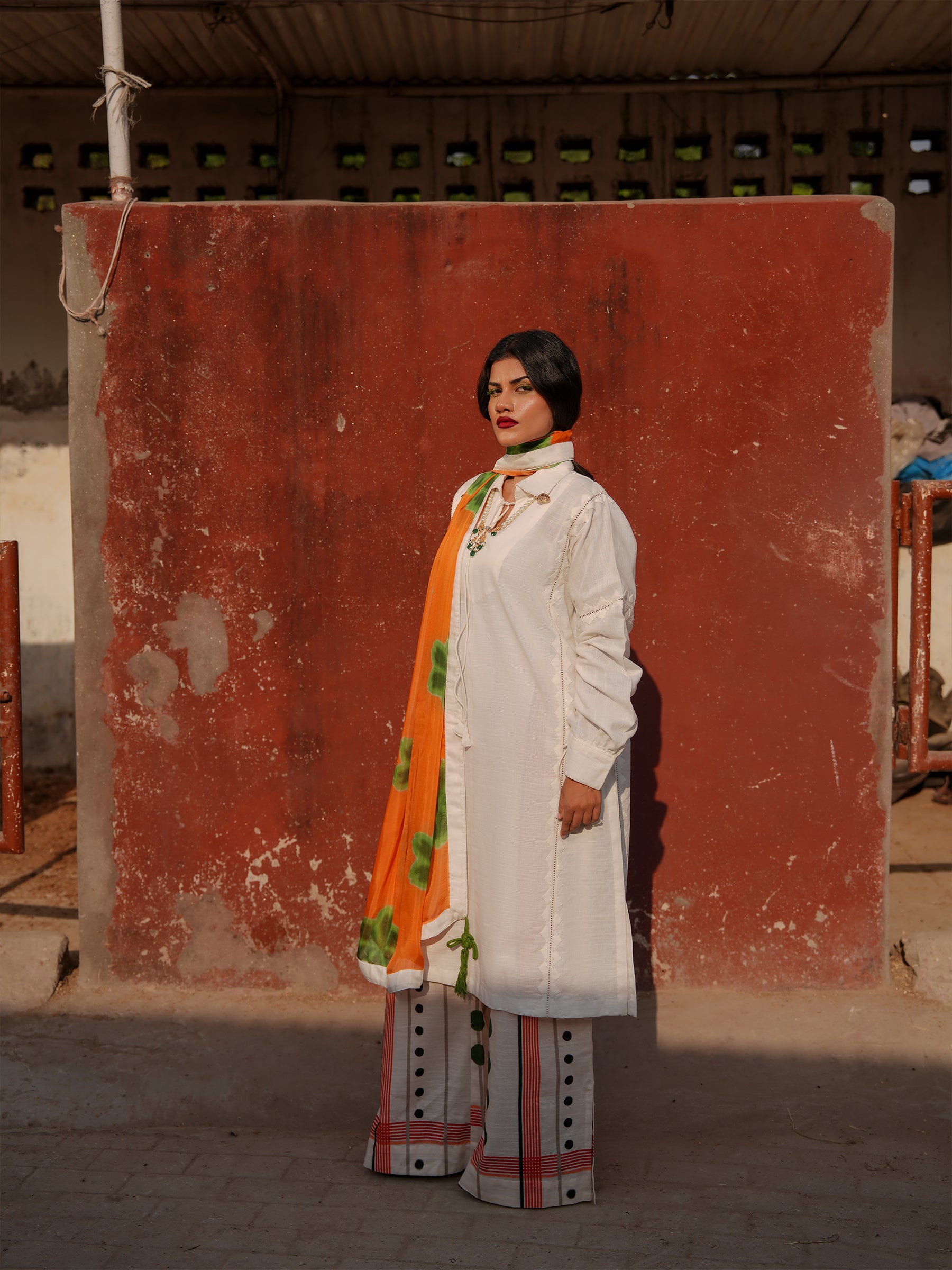 VERSE 4 - CHITTAY GUDDAY (WHITE FOLDS)