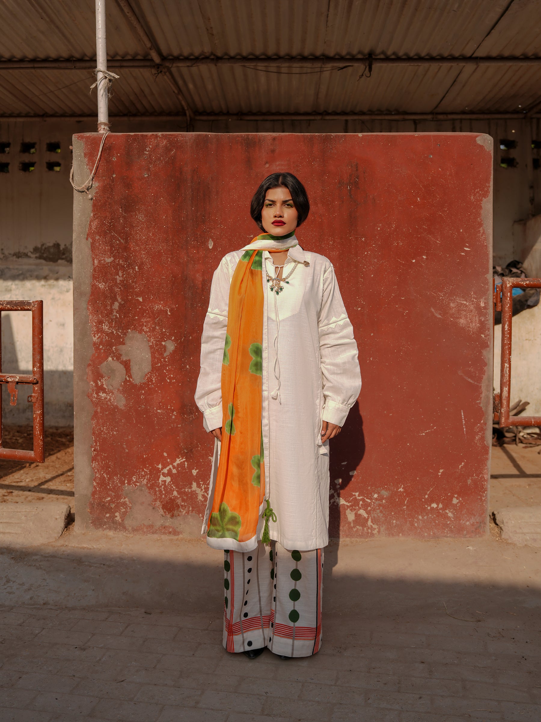 VERSE 4 - CHITTAY GUDDAY (WHITE FOLDS)