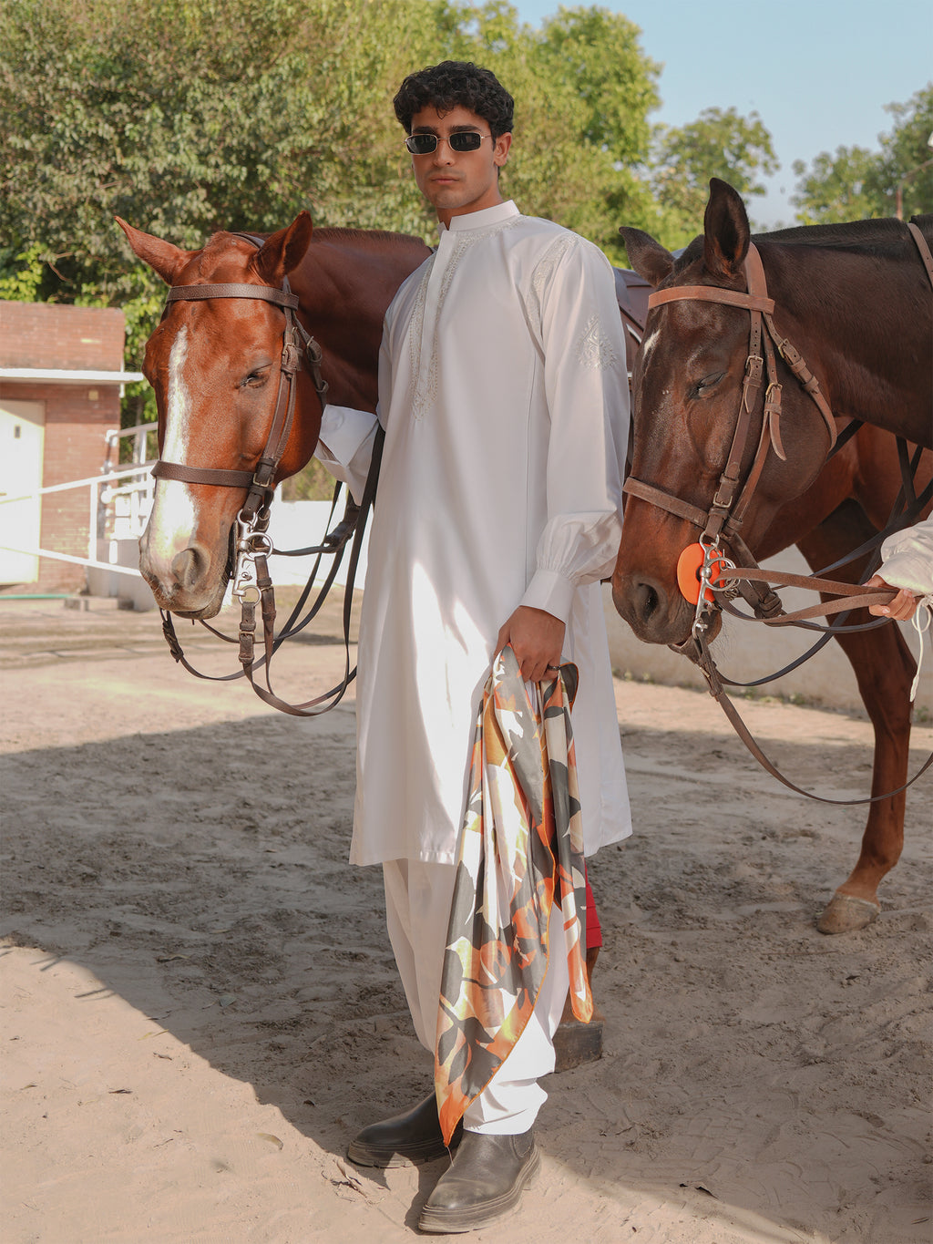 SCARF - UNTAMED FLORALS